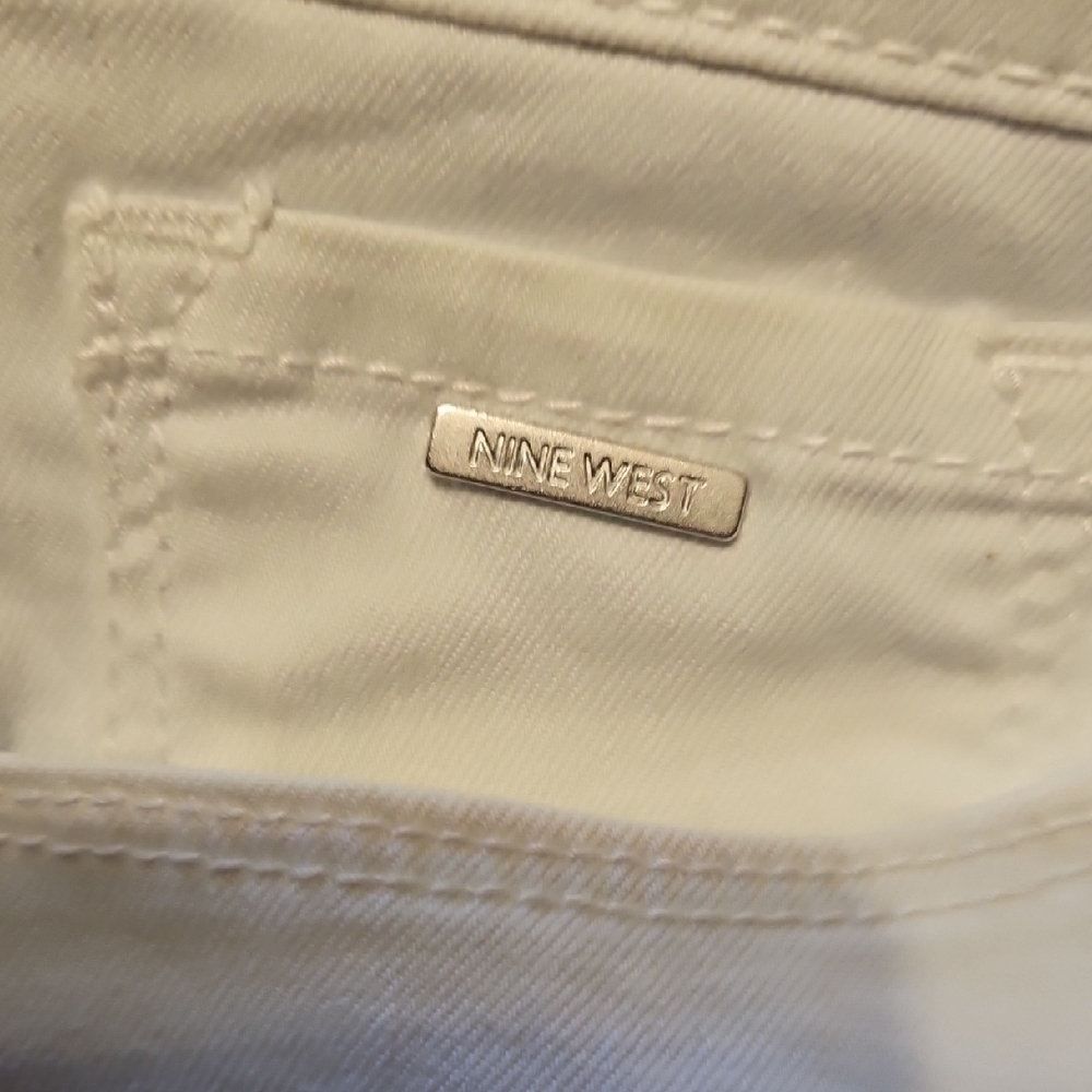 Nine West Women's Classic Cream Shorts - Picture 6 of 9